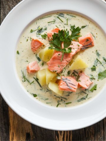 Delicious salmon soup recipe featuring chunks of tender salmon, creamy potatoes, fresh herbs, and a rich, flavorful broth, perfect for a comforting and nutritious meal.