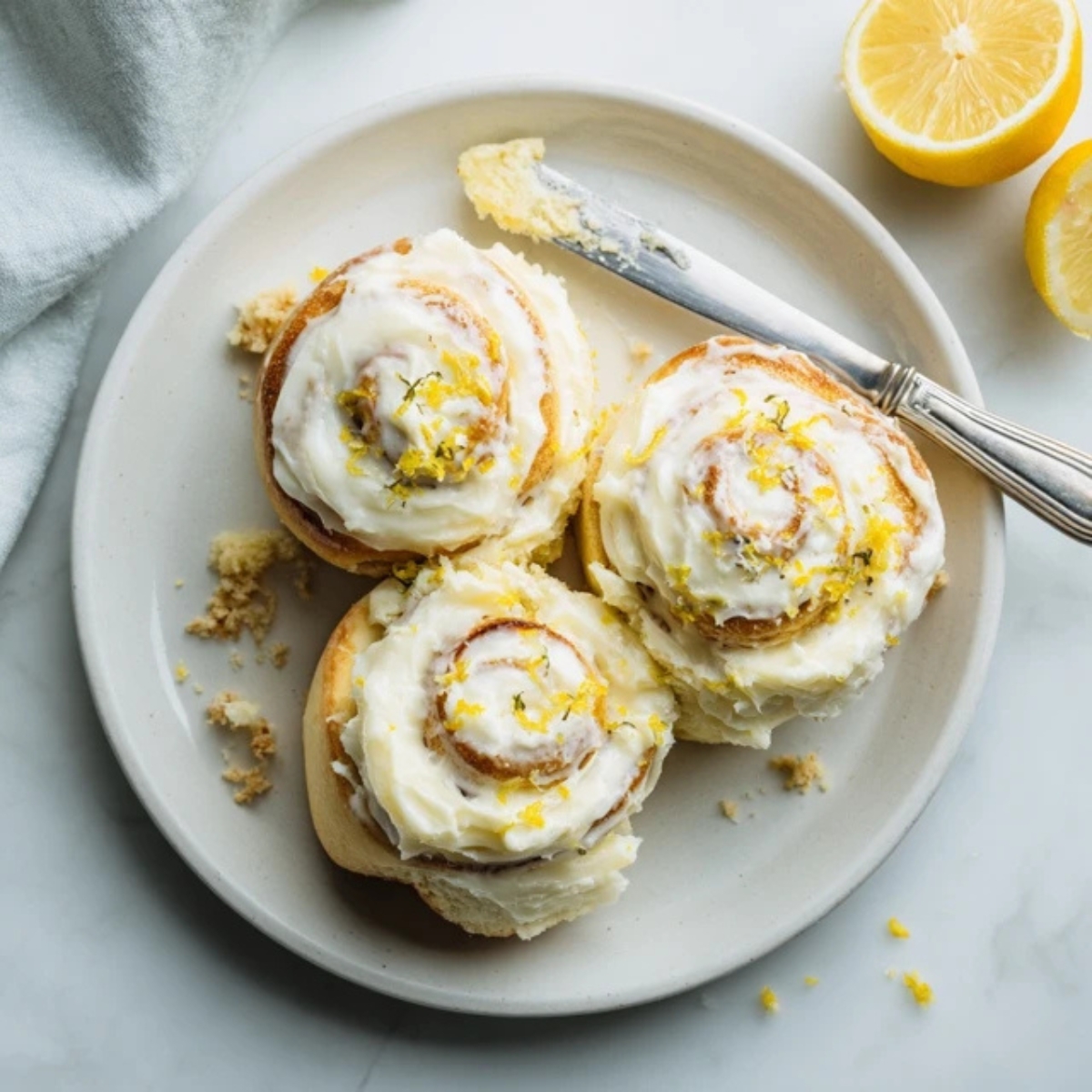 Lemon sweet rolls