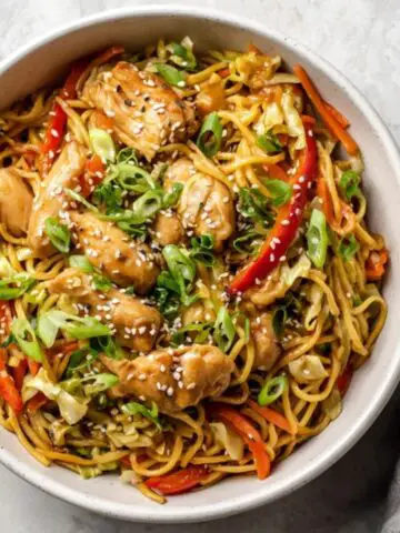 Instant Pot chicken yakisoba with noodles, chicken, and vegetables in a bowl